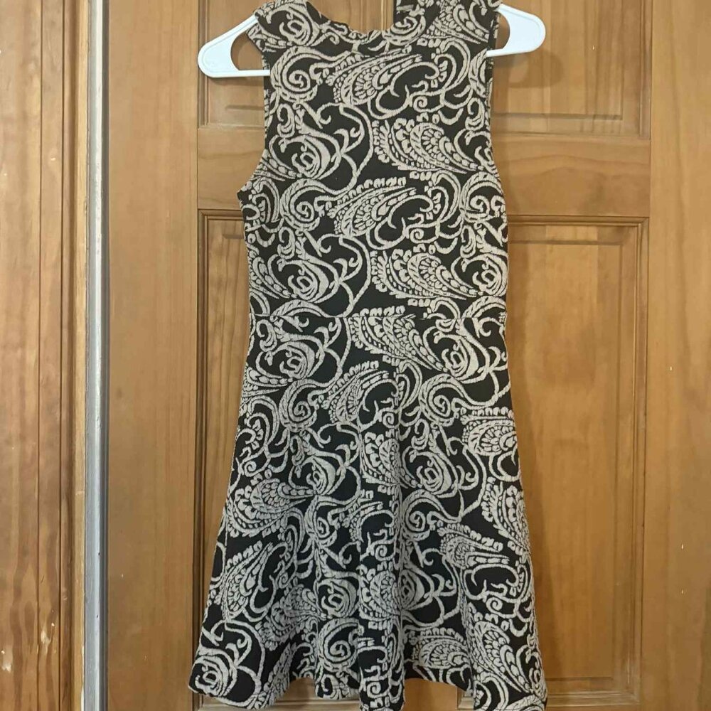Forever 21 Black & Tan Paisley Dress - Size Small